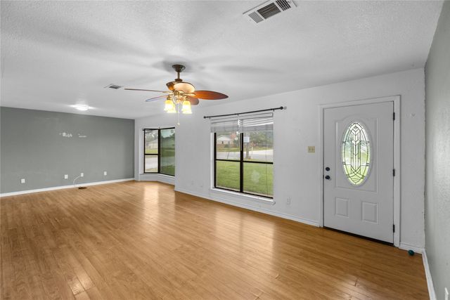 1939 E Texas Street, Denison, TX 75021