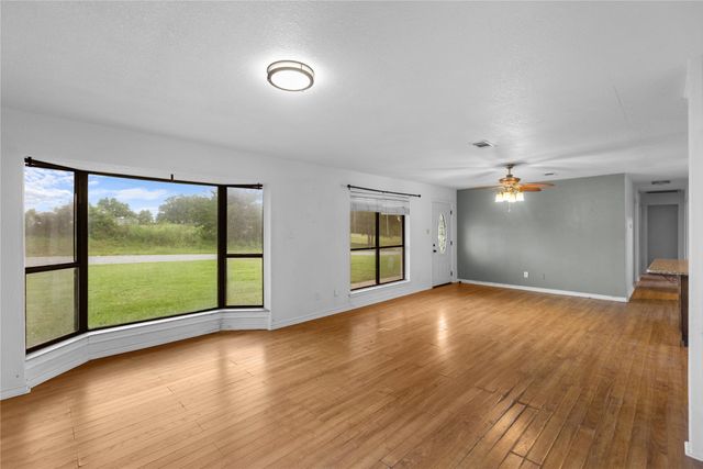1939 E Texas Street, Denison, TX 75021