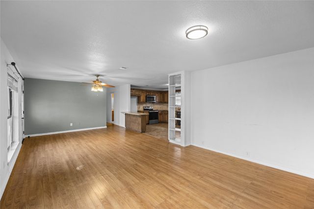 1939 E Texas Street, Denison, TX 75021