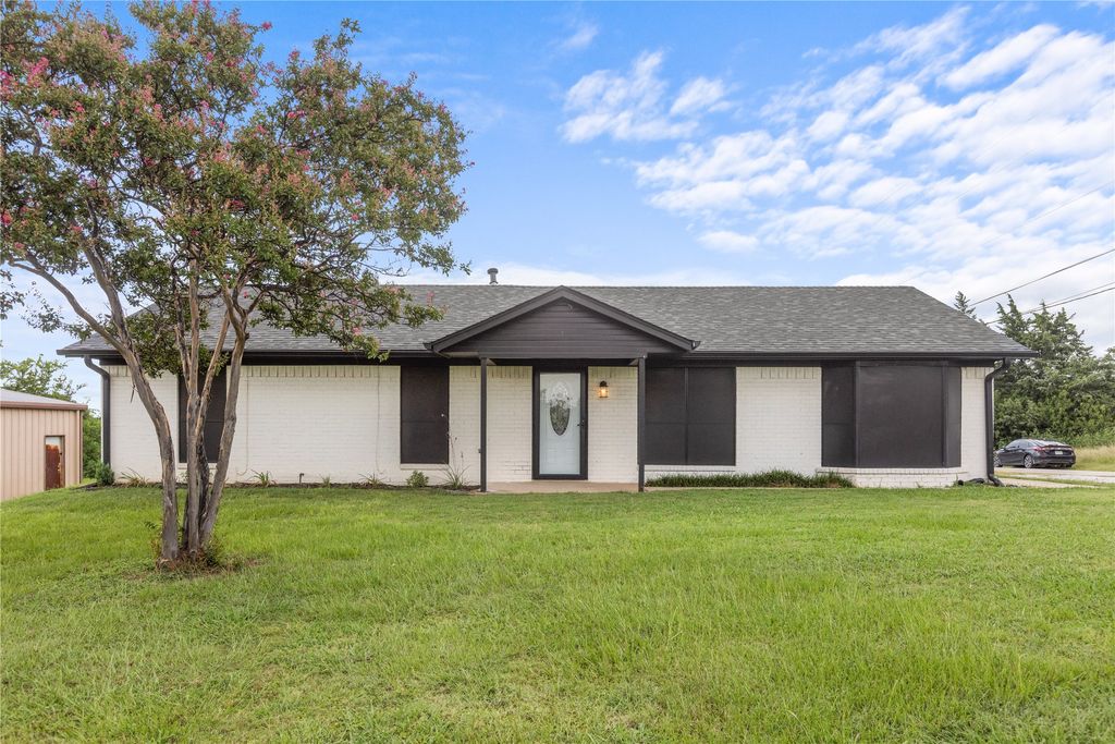 1939 E Texas Street, Denison, TX 75021