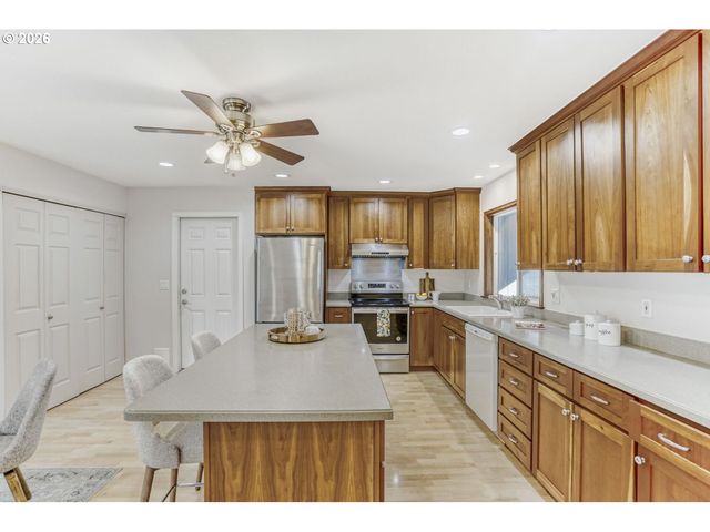 19605 Sw MADELINE St, Beaverton, OR 97078