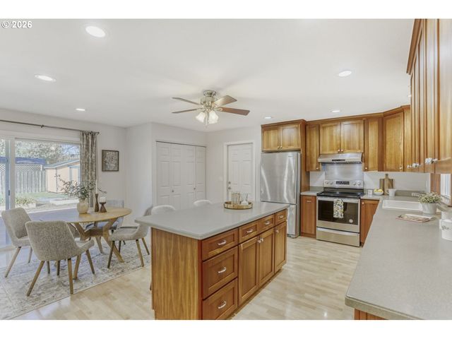 19605 Sw MADELINE St, Beaverton, OR 97078