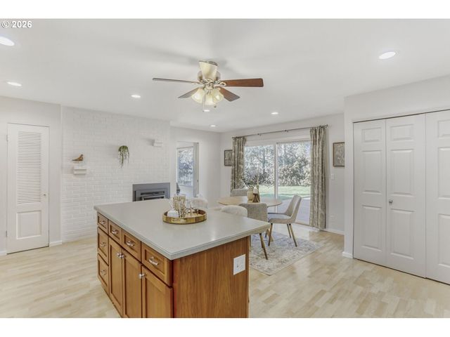 19605 Sw MADELINE St, Beaverton, OR 97078