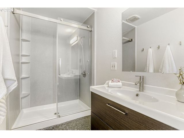 19605 Sw MADELINE St, Beaverton, OR 97078