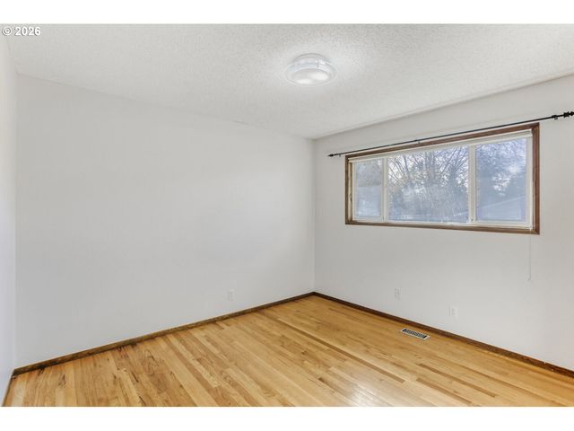 19605 Sw MADELINE St, Beaverton, OR 97078