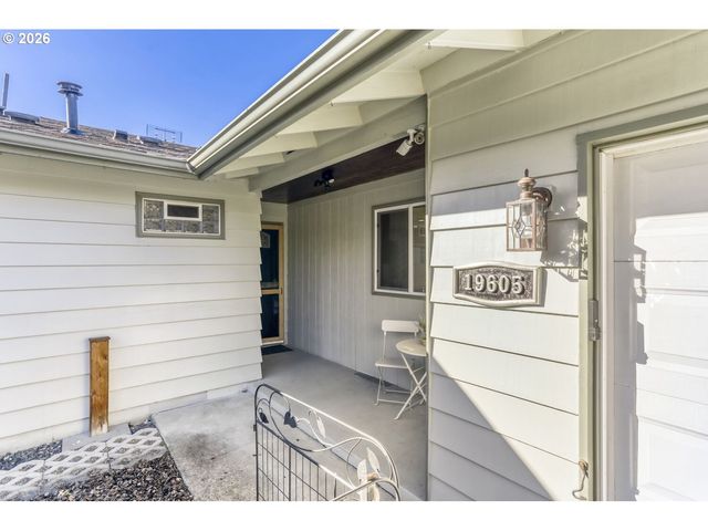 19605 Sw MADELINE St, Beaverton, OR 97078
