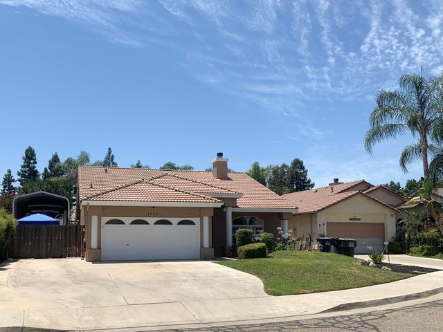 1523 E Monte Vista Court, Visalia, CA 93292