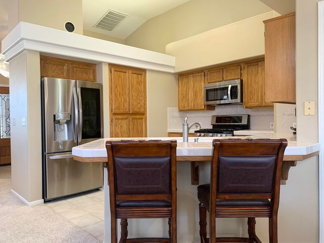 1523 E Monte Vista Court, Visalia, CA 93292