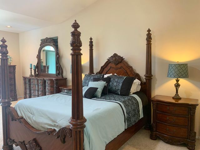 1523 E Monte Vista Court, Visalia, CA 93292