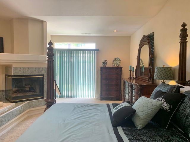 1523 E Monte Vista Court, Visalia, CA 93292