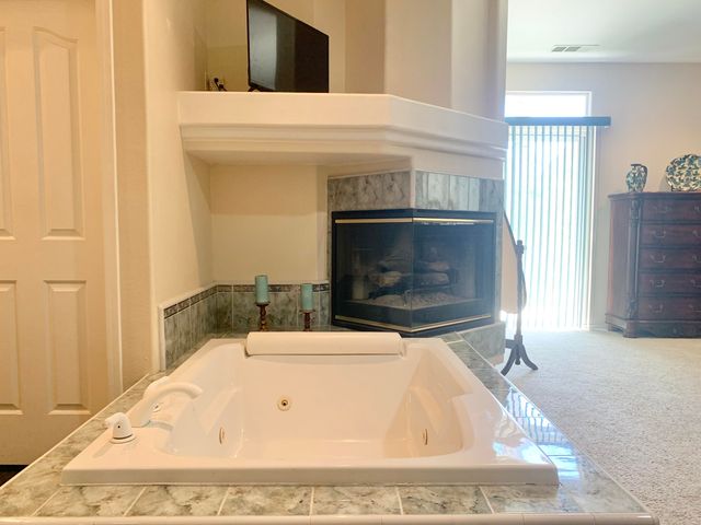 1523 E Monte Vista Court, Visalia, CA 93292