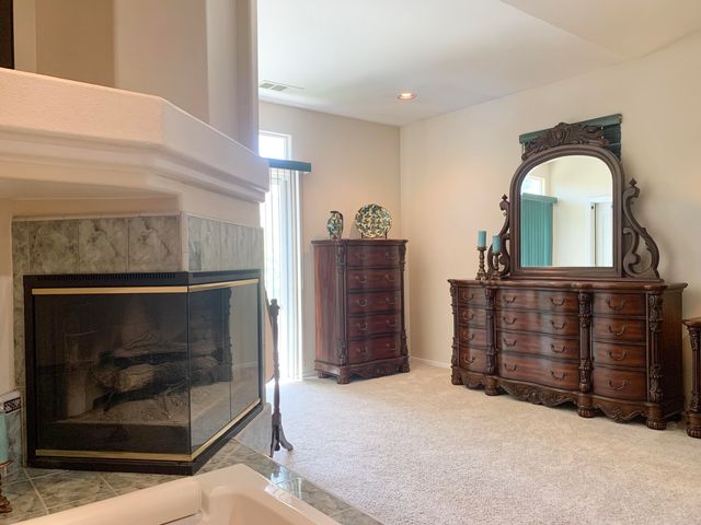 1523 E Monte Vista Court, Visalia, CA 93292