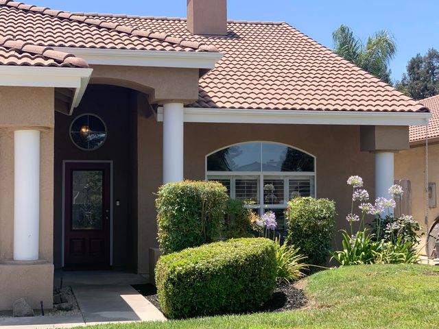 1523 E Monte Vista Court, Visalia, CA 93292