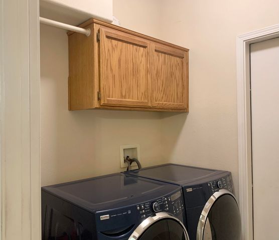 1523 E Monte Vista Court, Visalia, CA 93292