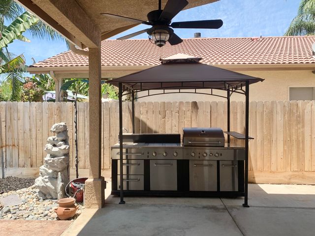 1523 E Monte Vista Court, Visalia, CA 93292