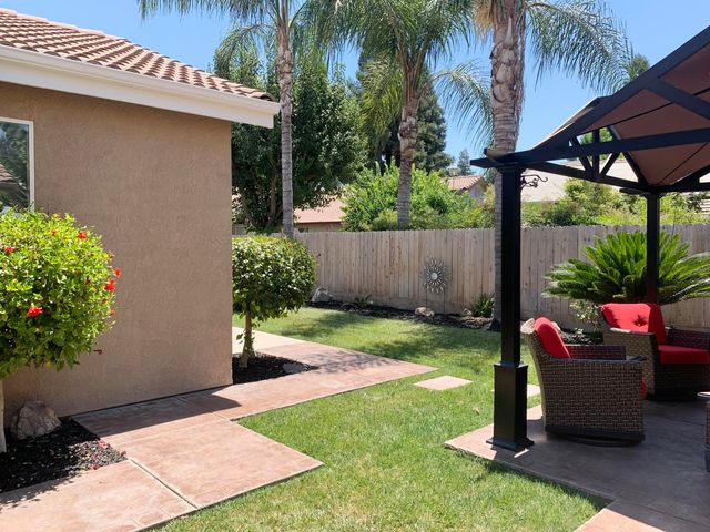 1523 E Monte Vista Court, Visalia, CA 93292