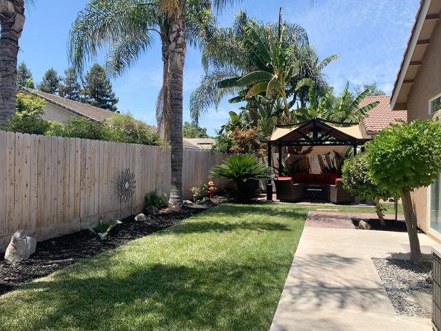 1523 E Monte Vista Court, Visalia, CA 93292