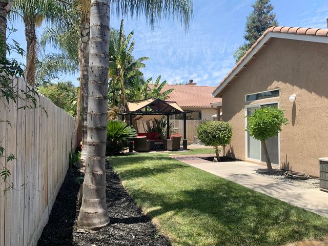 1523 E Monte Vista Court, Visalia, CA 93292