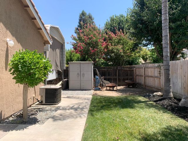 1523 E Monte Vista Court, Visalia, CA 93292