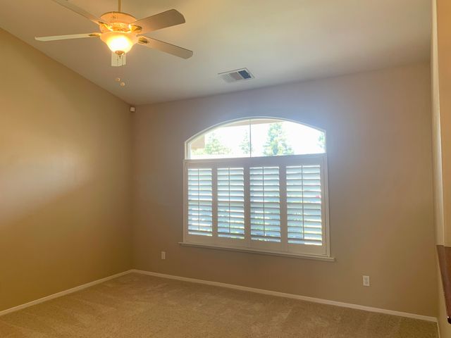 1523 E Monte Vista Court, Visalia, CA 93292