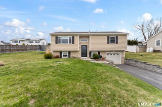 16 Curtis Avenue, New Fairfield, CT 06812