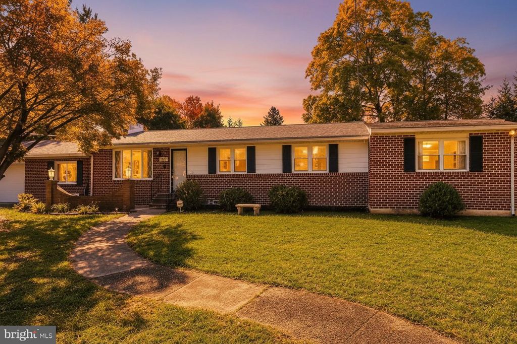 3782 GRANDVIEW AVE, BENSALEM, PA 19020 — exterior