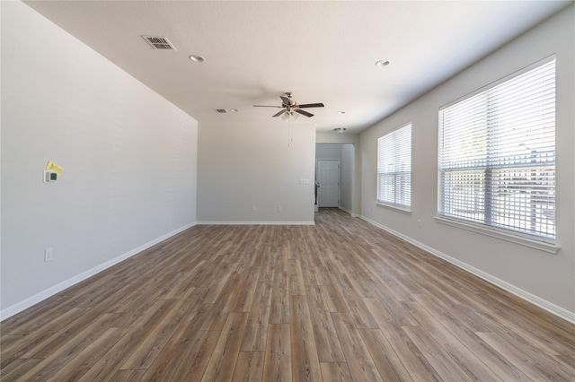 9601 Dawn Pearl DR 21, Austin, TX 78748