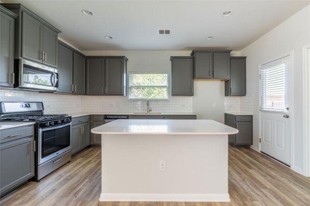 9601 Dawn Pearl DR 21, Austin, TX 78748