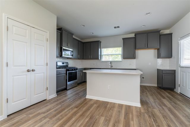 9601 Dawn Pearl DR 21, Austin, TX 78748