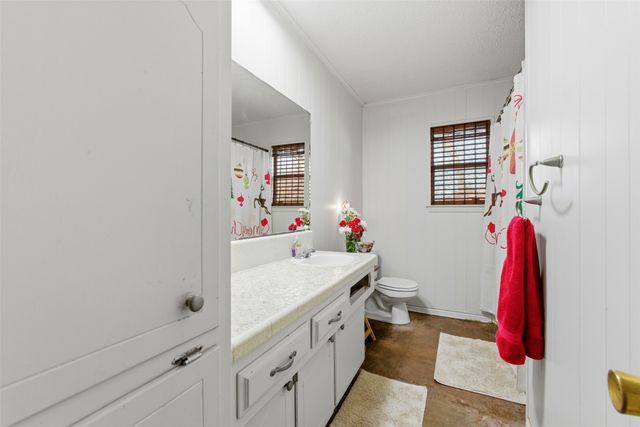 2065 Trailwood Drive W, Burleson, TX 76028