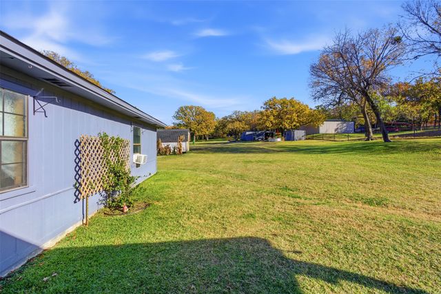 2065 Trailwood Drive W, Burleson, TX 76028