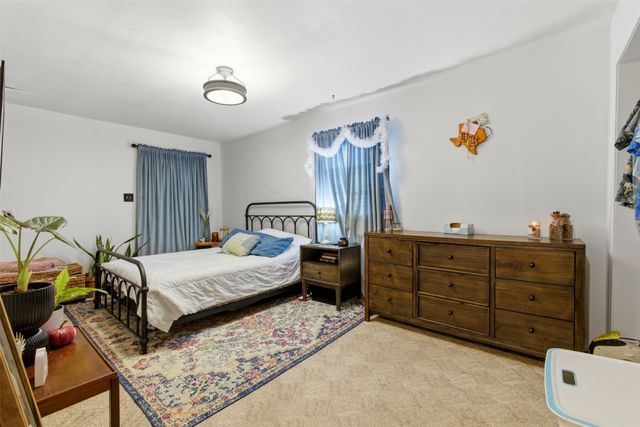 2065 Trailwood Drive W, Burleson, TX 76028