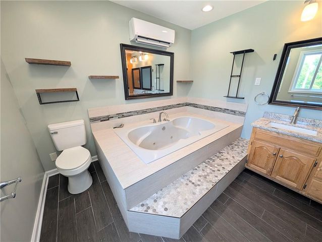 470 SW 850 Road, Chilhowee, MO 64733