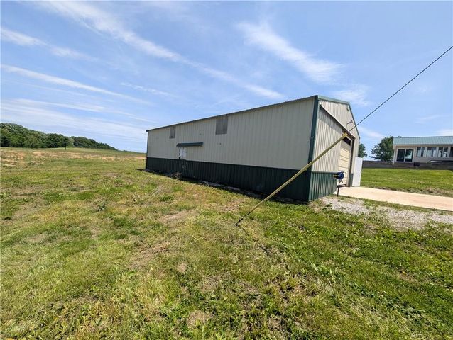 470 SW 850 Road, Chilhowee, MO 64733