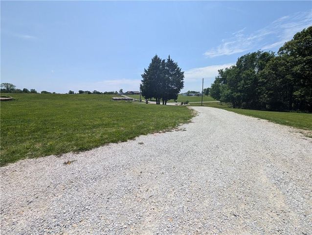 470 SW 850 Road, Chilhowee, MO 64733