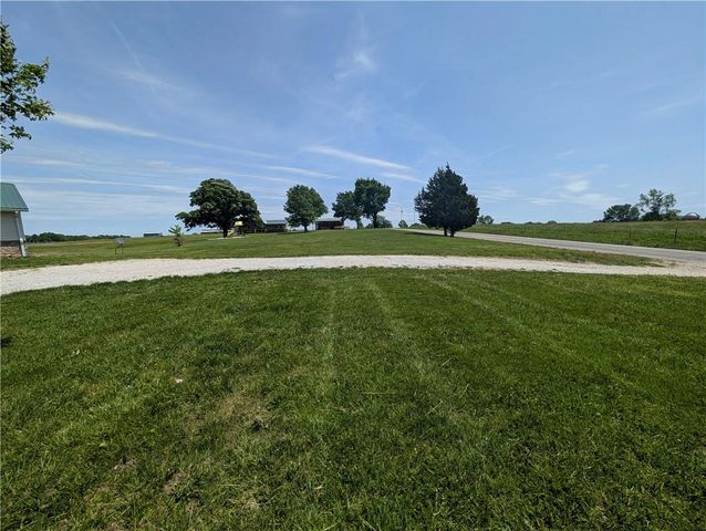 470 SW 850 Road, Chilhowee, MO 64733