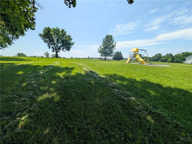 470 SW 850 Road, Chilhowee, MO 64733