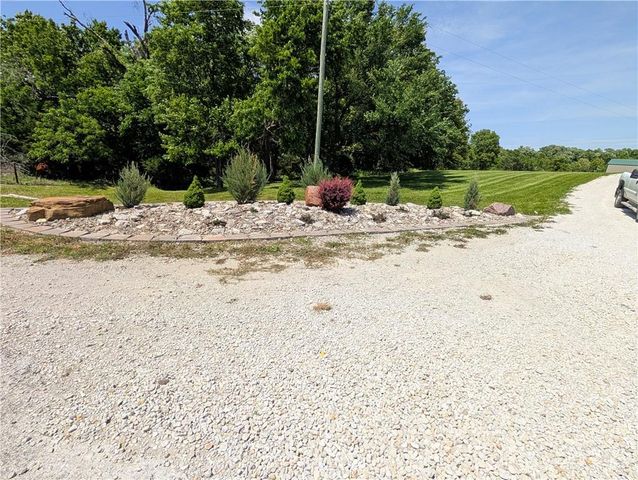 470 SW 850 Road, Chilhowee, MO 64733