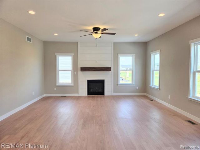 6227 Brook Stone Lane, Linden, MI 48451