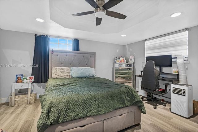 21100 N Miami Ave, Miami Gardens, FL 33169