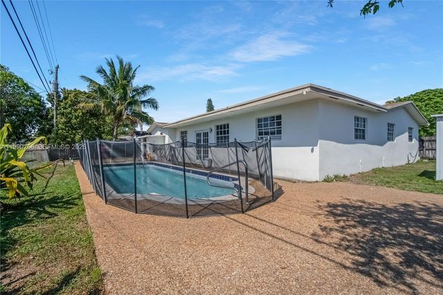 21100 N Miami Ave, Miami Gardens, FL 33169