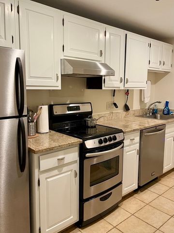 182 Marlborough St 8, Boston, MA 02116