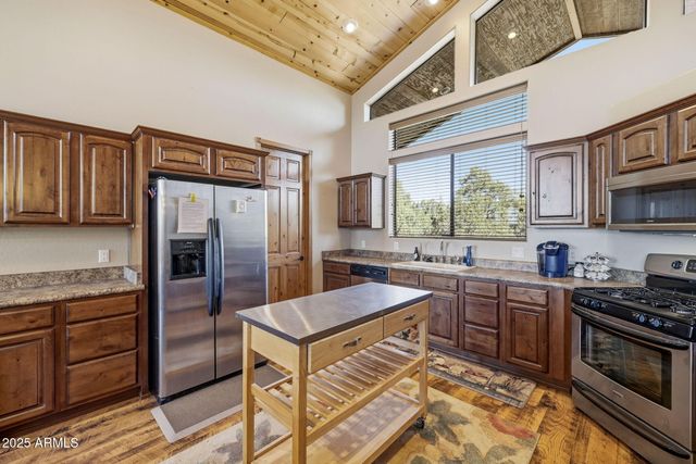 2276 THUNDERBIRD Way, Overgaard, AZ 85933