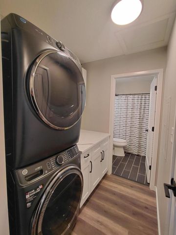 3217 North Drive, Highland, IN 46322