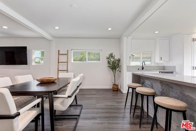 2616 W 73rd Street, Los Angeles, CA 90043