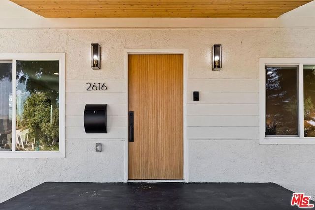 2616 W 73rd Street, Los Angeles, CA 90043