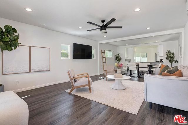 2616 W 73rd Street, Los Angeles, CA 90043