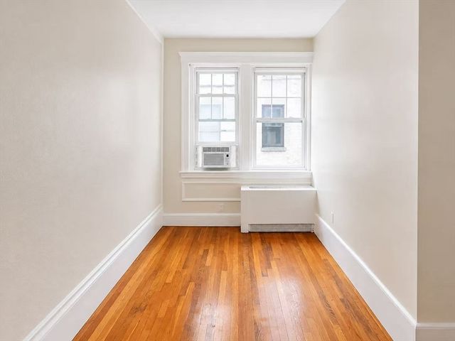 2001 Commonwealth Ave 24, Boston, MA 02135