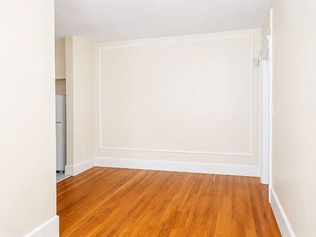 2001 Commonwealth Ave 24, Boston, MA 02135