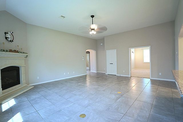 704 Shadow Bend, Richwood, TX 77531